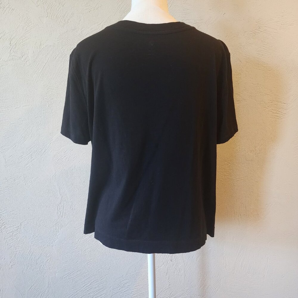 Lou & Grey Basic V-Neck T-Shirt - Picture 4 of 5